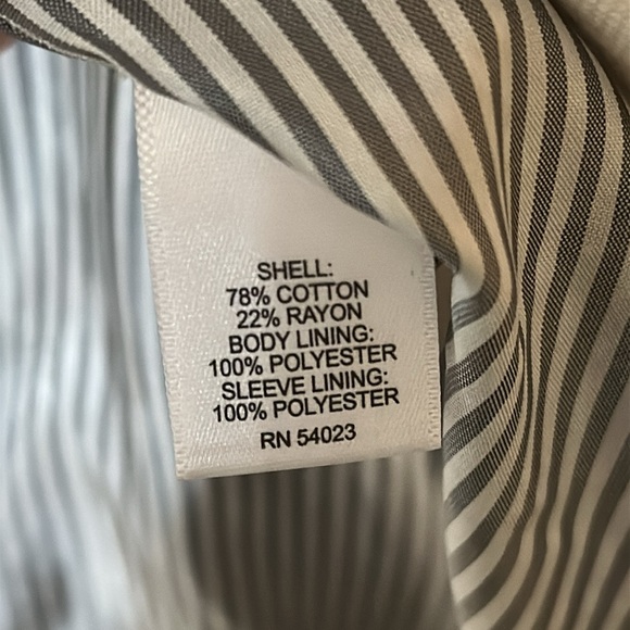 Banana republic white blazer - Picture 9 of 10